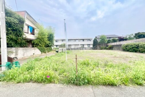 売地　東海岸南4丁目　南道路の整形地　約74.8坪