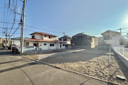 売地　富士見町　建築条件無、土地広々39.74坪！
