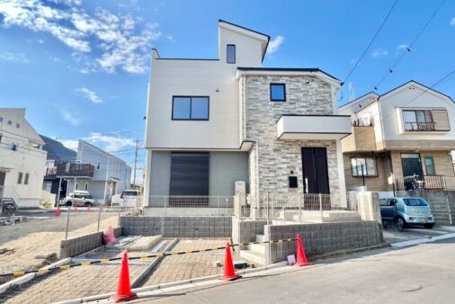 新築　平和町2号棟　スカイバルコニー付き！前面道路広々！