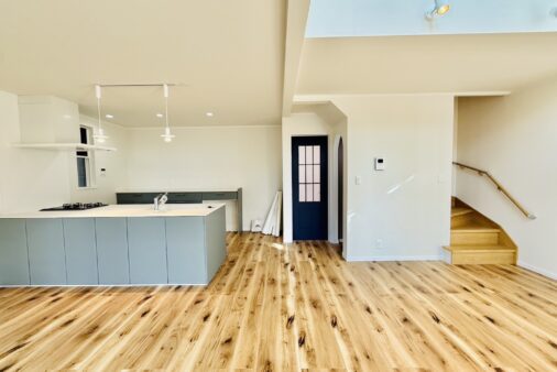 新築　緑が浜　ロフト付き湘南スタイル！