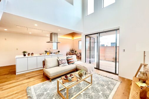 新築　浜竹4丁目A棟　ウッドの温もり感じる邸宅