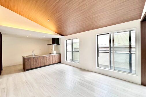 新築 松が丘1丁目  7号棟 日当りの良い2階リビングは扉を開けると22帖超えの広々空間です！