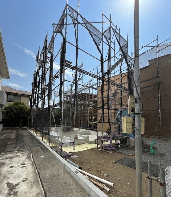 新築　緑が浜　屋上・ビルトインマルチガレージ付き！吹抜けのリビングで明るい湘南スタイル！3号棟